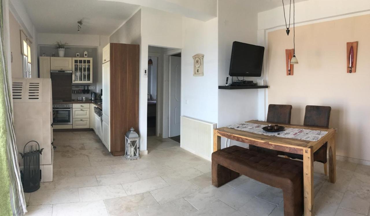 Astra-Ferienhaus Mit Grosser Dachterrasse Und Top-Ausstattung In Nas Armenistis  Exteriör bild