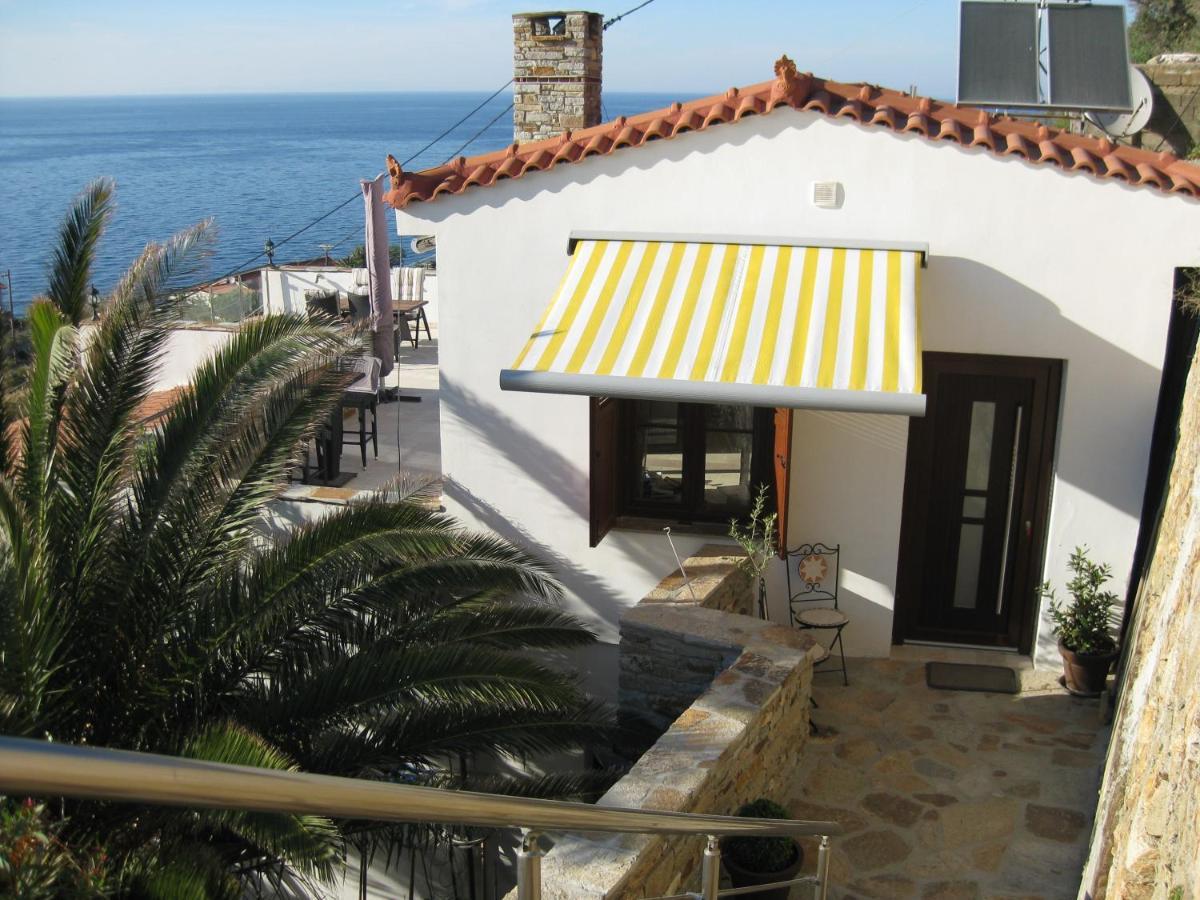 Astra-Ferienhaus Mit Grosser Dachterrasse Und Top-Ausstattung In Nas Armenistis  Exteriör bild